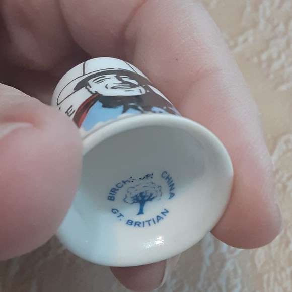 Vintage Collectible Birchcroft Porcelain John Wayne The Duke Sewing Thimbles - Picture 3 of 7